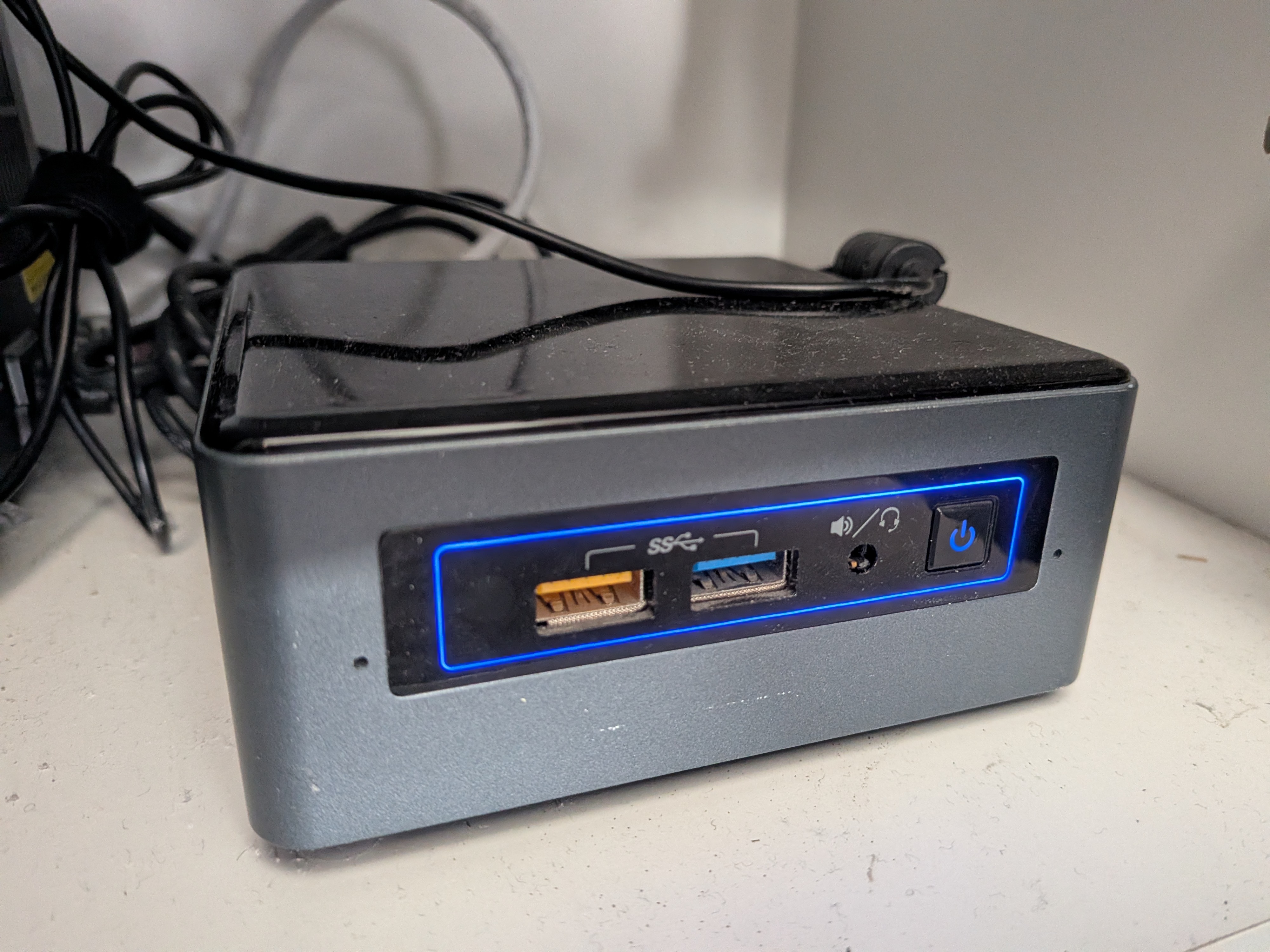 Pacific NUC with solid blue ring light showing healthy state